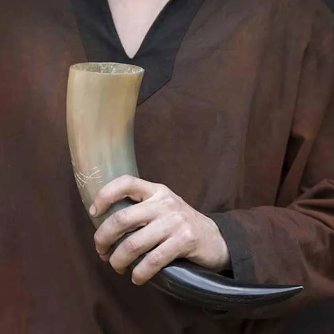 Epic Armoury Celtic Drinking Horn 0,5L, Light 3 Epic Armoury Celtic Drinking Horn 0,5L, Light