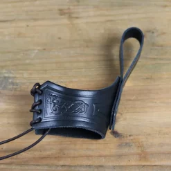 Mytholon Drinking Horn Belt Holder Castagir Black -Renaissance and Tudor clothing Shop drinking horn belt holder castagir black 3