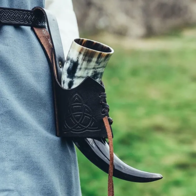 Leonardo Carbone Drinking Horn Holder Triquetra, Dark Brown 4 Leonardo Carbone Drinking Horn Holder Triquetra, Dark Brown - Image 2