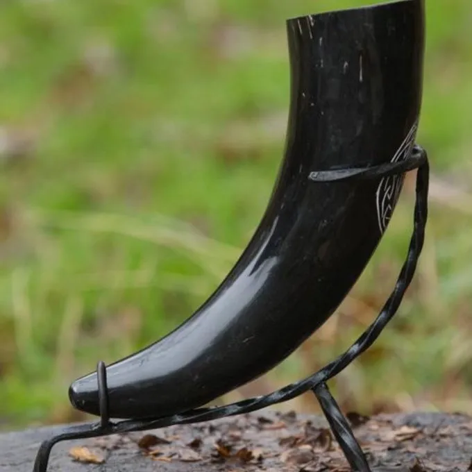 Epic Armoury Drinking Horn Stand Hand-forged, 0,3-0,5 Liter Horns 4 Epic Armoury Drinking Horn Stand Hand-forged, 0,3-0,5 Liter Horns - Image 2
