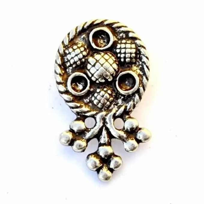 Renaissance Belt Fitting London, Silvered 3 Renaissance Belt Fitting London, Silvered