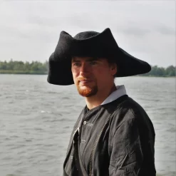 Leonardo Carbone Tricorn Charles, Black -Renaissance and Tudor clothing Shop tricorn charles black 3