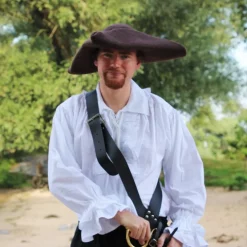 Leonardo Carbone Tricorn Charles, Brown -Renaissance and Tudor clothing Shop tricorn charles brown 2