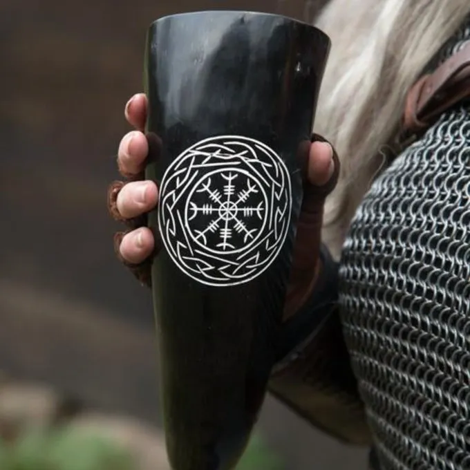 Epic Armoury Viking Drinking Horn Aegisjalmur, Light 4 Epic Armoury Viking Drinking Horn Aegisjalmur, Light - Image 2